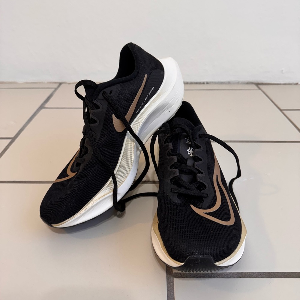 Black Nike Zoom Fly 5 Men size 9.5